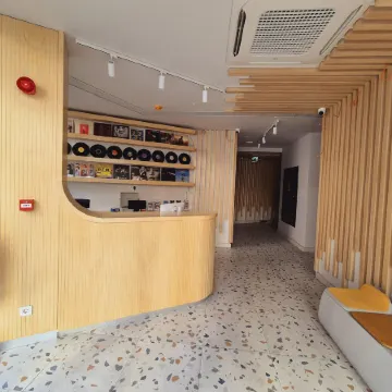 Bird Nest Suites Отели рядом с достопримечательностью «Шишли»