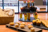 Four Points by Sheraton Sesimbra - 朝食
