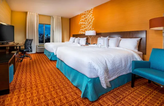 特溫福爾斯萬楓酒店及套房