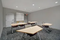 TownePlace Suites 飯店套房由萬豪 Marriort 西港 - 停車場