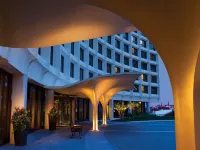 Washington Hilton Hotels near Georgetown Park