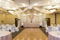 DoubleTree by Hilton Hotel Grand Rapids Airport فنادق في Kentwood