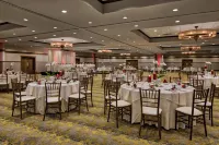 DoubleTree by Hilton Hotel Libertyville - Mundelein Hotels in Mundelein