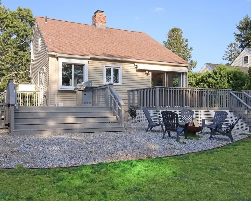Sea Salt Air Changes Everything - ⭐️Stroll to Private Association Beach⭐️ Hotels in Westbrook