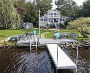 Chalet on the Lake, Boats, Games, Swimming, Fishing, Sunset Views, Private Lake