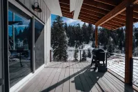 Mountain home with beautiful view, Full Kitchen, Sleeps 10, Can walk to Woodward