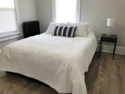 Remodeled 2nd-floor apartment blocks from Mayo