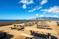 Steps to the Beach! Oceanview Menehune Shores Condo: King Bed, Pool, Split AC - Beach