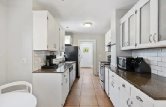 NEW Charming 3bedrm Bungalow on Beautiful Street