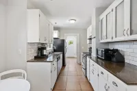 NEW Charming 3bedrm Bungalow on Beautiful Street