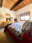 Boars Bungalow - Linderhof Golf, Pool, & More!