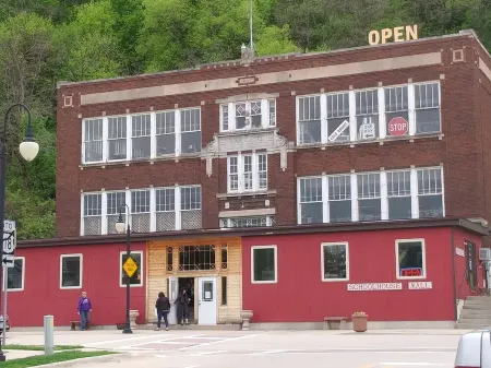 Mississippi River Getaway Spirit Mound, now with high speed internet!