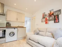 Modern flat in city centre with garden