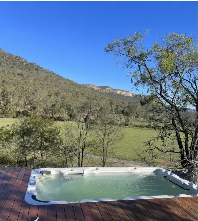 The Nile Farmstay: Modern Cabin Offering Incredible Views with Fire Pit and Spa.