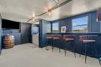 Historic Plaza Retreat 4Br, Walk to Whiskey Row, Modern Charm