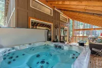 Newly owned Cabin w/ private hot tub, A/C & covered deck - Dog Friendly!
