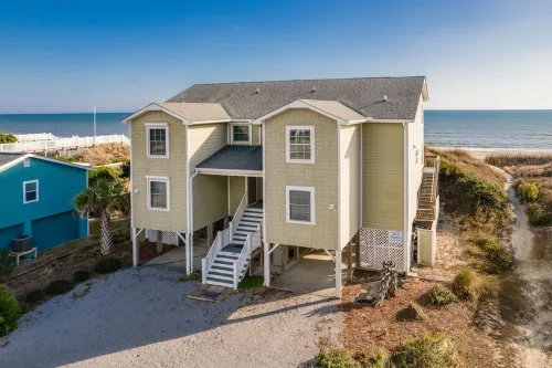 Charming 5-bedroom oceanfront duplex with wonderful views