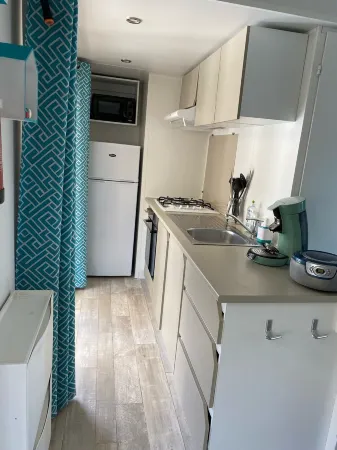 Mobile home in a 5 star campsite 700m from the ocean