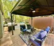 Modern and Stylish Creekside Retreat Home - Walk to Downtown