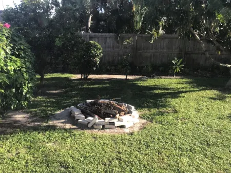 Escape to Naples Beaches Отели рядом с достопримечательностью «Ровер Ран»