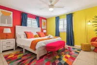 Electric Tropicana! Pickleball, Mini Golf, Pool Plant Sumner House 주변 호텔