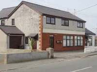 Yr Hen WeithdyThe Old Workshop) Ll728hd, Sleeps 4 Only. Hotels in Moelfre