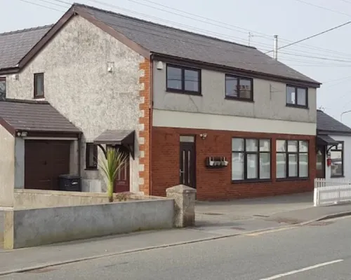 Yr Hen WeithdyThe Old Workshop) Ll728hd, Sleeps 4 Only. Hotéis em Moelfre