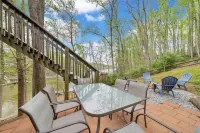 Treetop & Waterfront! Quiet Cove, Hot Tub, Kayaks, Game Room and more