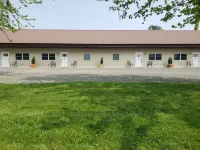 Freshly updated apartment with ample outdoor space Hoteles en Hector