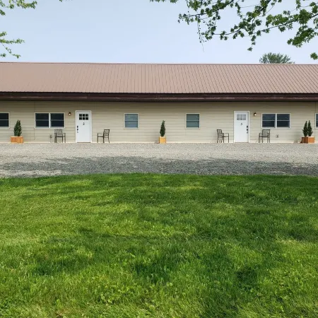 Recently renovated end-unit apartment in the heart of the Finger Lakes