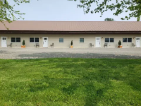 End-unit apartment with spacious lawn