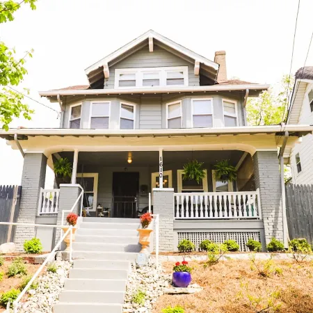 Private 5BR 1920's Charmer Minutes from Downtown