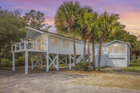Ocean and Marsh Views, Surf Cottage, Sleeps 7