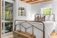 Newly Renovated Cozy Cottage in Highlands
