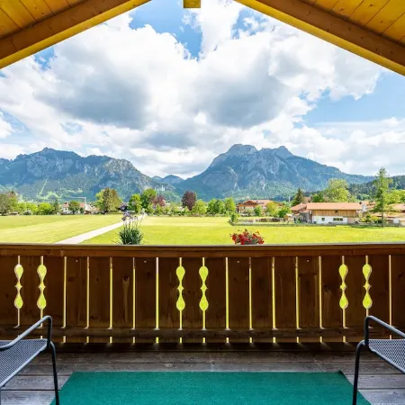Birkeneck 1 (DG), castle view dream holiday apartment
