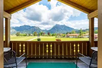 Birkeneck 1 (DG), castle view dream holiday apartment Hotels in Schwangau