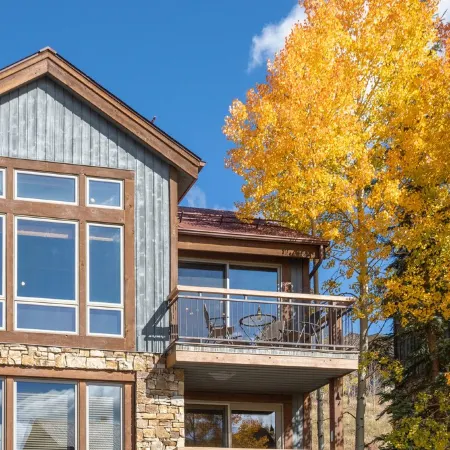 Ski In/Out/LIfts 1&10 steps awayTRUE 2BR/2BA+LOFT+ATTACHED HEATED GARAGE+Balcony
