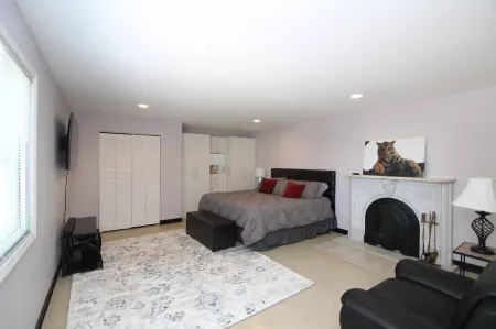 Cozy 2 Bedroom Отели в г. Сент-Клэр