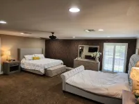 Gorgeous Estate Living w/Pool, Beach VB, Dogs OK, Gameroom, 28 guest- 5 acres Hotels near Hope Ave