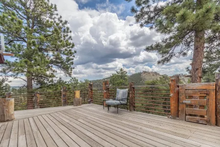 Fawn Haven Cabin Bailey Colorado Huge Deck with View and 1 Acre Fenced Dog Run Отели в г. Бейли