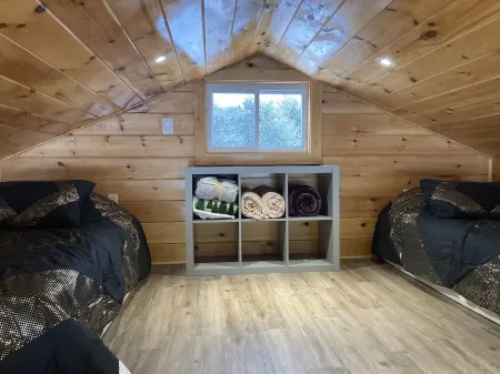 Tiny house, loft bedroom, near the river, Cooperstown and Baseball hall of fame