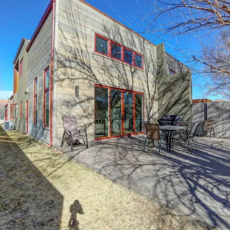 3B/2B Modern Downtown Moab Townhouse - Short Walk from the Heart of Downtown
