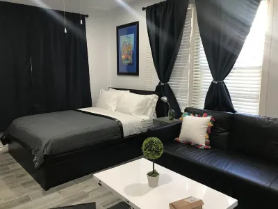 Walkable Downtown Fun! Near Riverwalk, King William, Bluestar & la Villita Hotels in Southtown