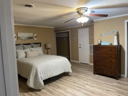 This stylish place is perfect for a family getaway. 5 minutes from KY Lake