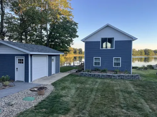 Cozy Waterfront Cottage- Reel Time