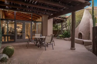 Secluded private Boulders Villa with everything North Scottsdale has to offer! 프레스필드 트레일헤드 - 스코츠데일 맥도웰 소노란 보호지역 주변 호텔
