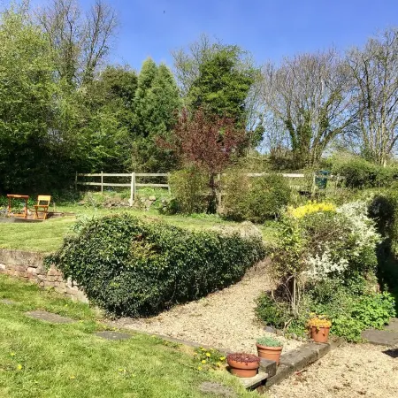 Beautiful and Quiet Rural hideaway for two near Ludlow with stunning views