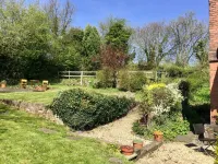 Beautiful and Quiet Rural hideaway for two near Ludlow with stunning views