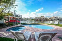 Lakefront Retreat with Pool, Spa, Golf, Fishing,  Boat slip, Kayaks & Marina