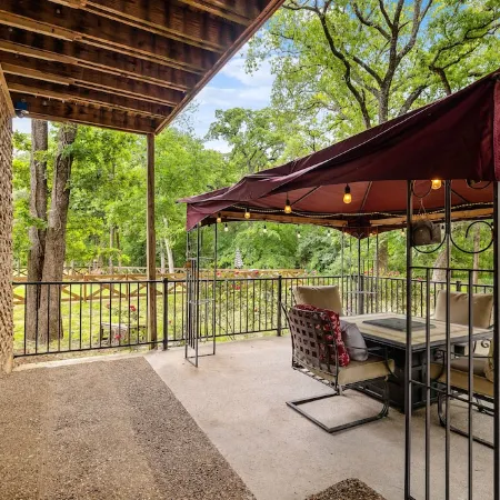 Relax at the 5-beds Woodland Vacation Home near Frisco